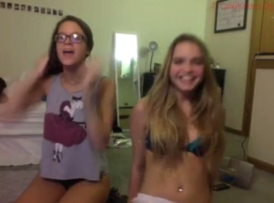 babelincoln_ and taybby - mfc camgirl pussy flash