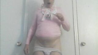 sissybabysidney sticks toothbrush in ass and then ... ew!