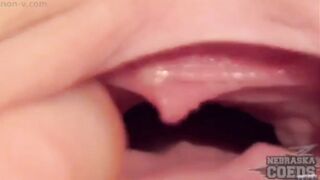 Mandi squirter two clitoris