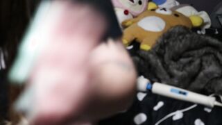 spread BBW masturbating