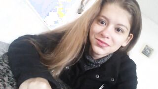 Mariana Muchinski plays with her feet and show her pussy