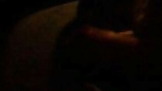 ma maraine sandra est timide mais elle aime montrer ses fesses