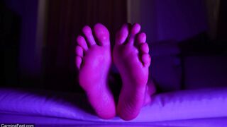 carmine feet soles show