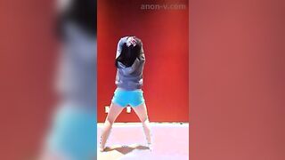 White girl twerk bring it back