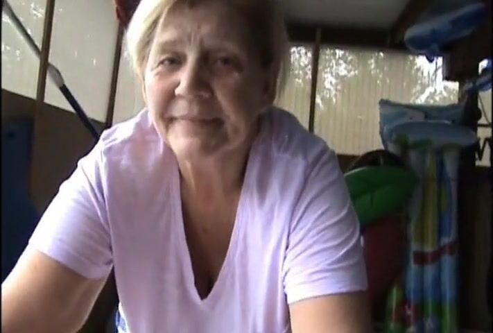 Big-Titted American BBW Granny Gives a Blowjob