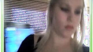 Ma Salope Se Masturbe Sur Sa Cam