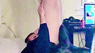 Ohio University slut Liz loves her pussy ate