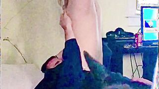 Ohio University slut Liz loves her pussy ate