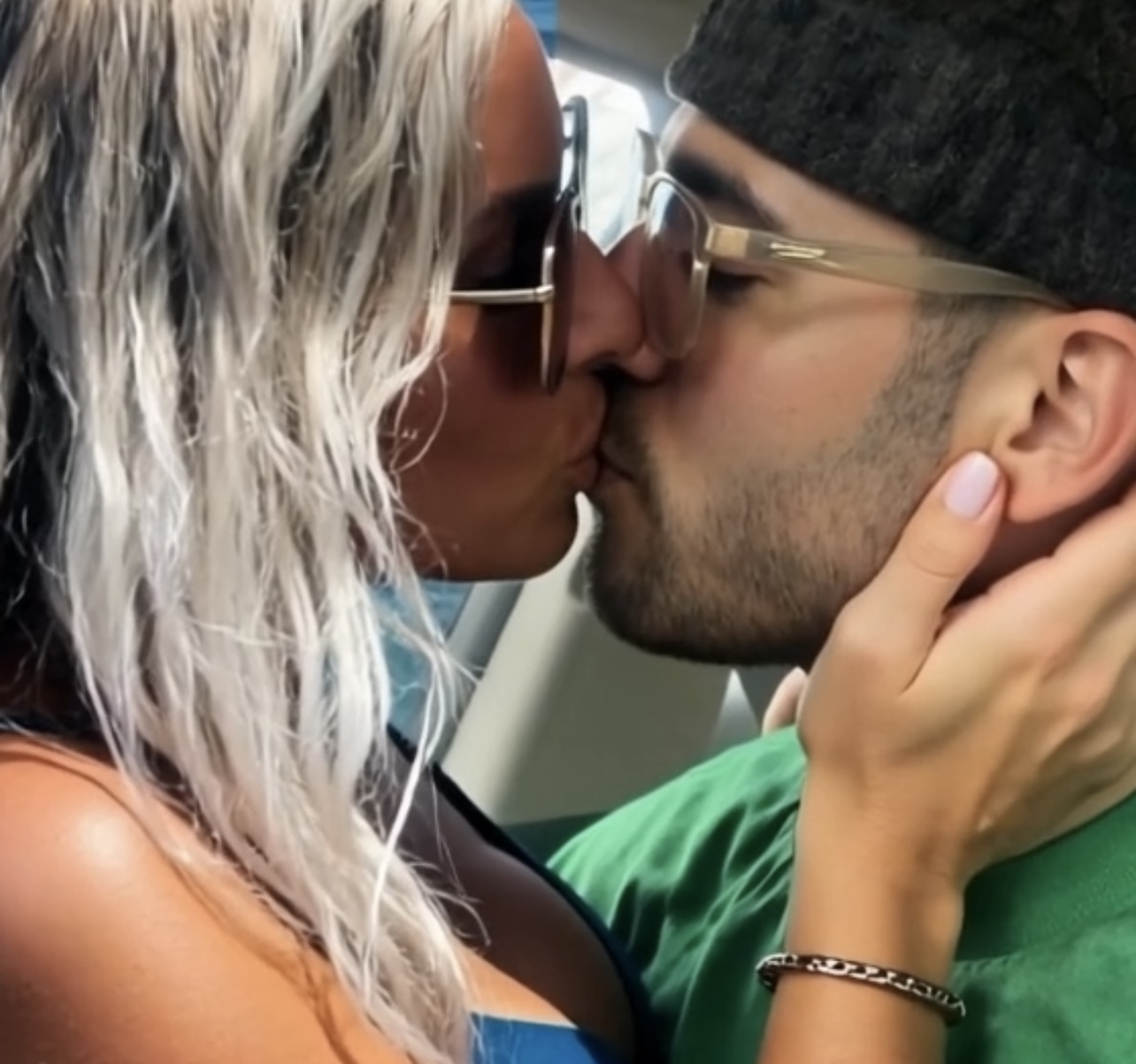 Thicc Ohio university slut gets fucked by huge white cock