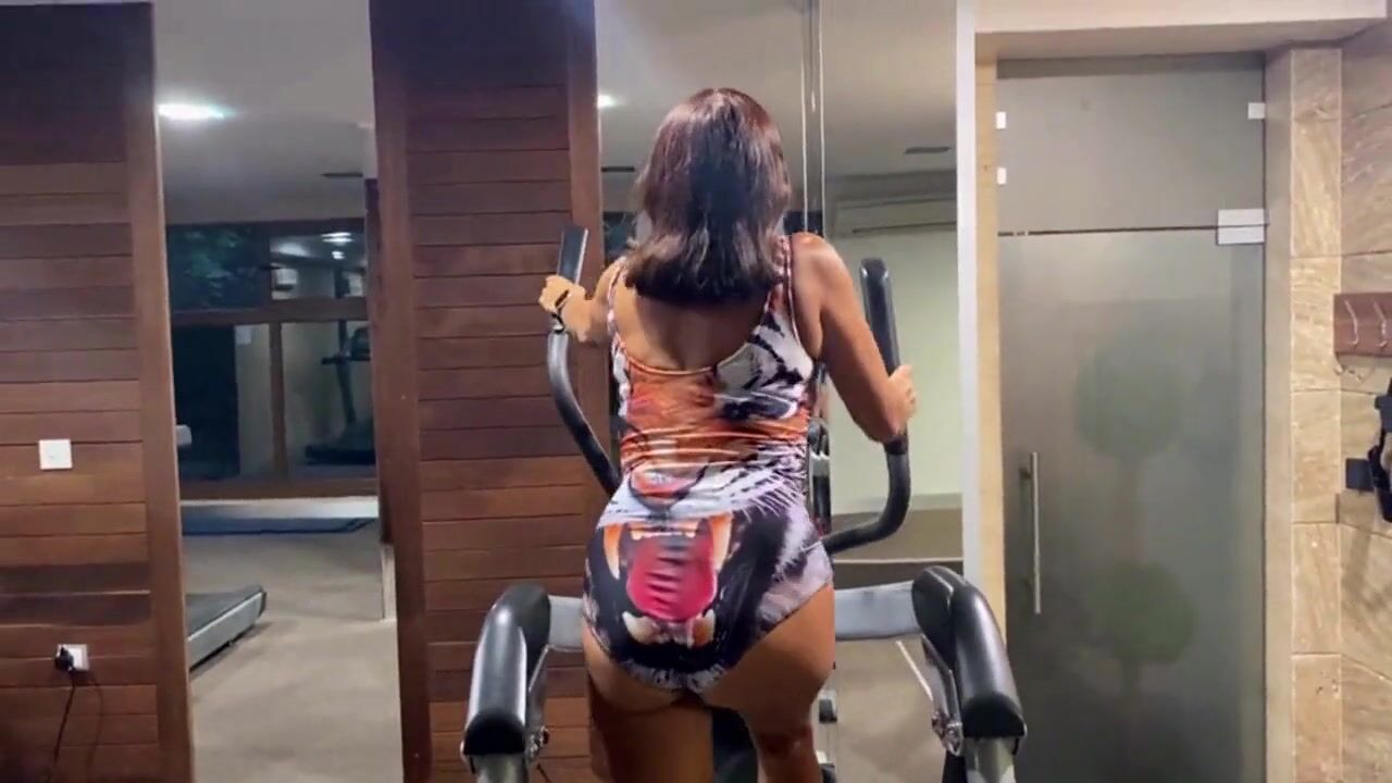 Sweaty Stepmom Wants Rough Sex After Sports Training