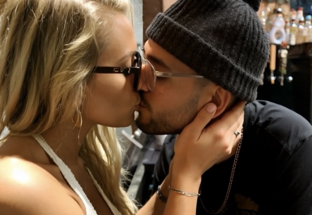 HOLY FUCK SHES A GODESS